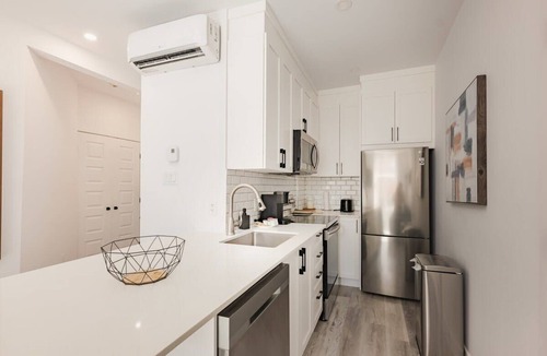Mile End Apartment | M11 | Le Mile End - Comfy 2BDR in MTL-2E