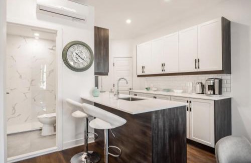 Mile End Apartment | M11 Luxury 1BR Sofa Bed in the heart of PlateauMile-End