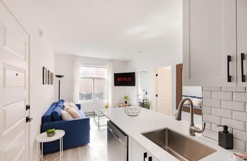 Mile End Apartment | M11 Luxury 2BR Sofa Bed in the Heart of PlateauMile-End