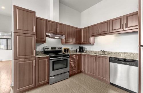 Milton Park Apartment | M11 The Simpsons Suite 3BR in The Heart of MTL