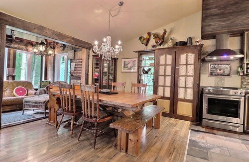 Saint-Michel-de-Bellechasse Ski Chalet | MA GALÈRE, Eco-responsible house by the river.