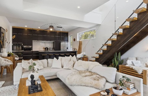 Collingwood House | Madeline by the Bay: Serene Sanctuary Retreat
