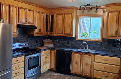 Dunchurch House | Magnetawan River beauty, located on 10 acres very peaceful and private.