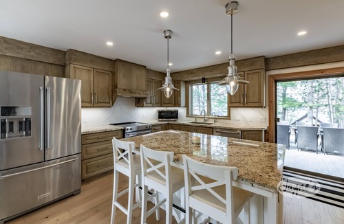 Algonquin Highlands Cottage | Magnificent 6 bedroom, 2 bath cottage, panoramic view of Kawagama Lake! 2 acres!