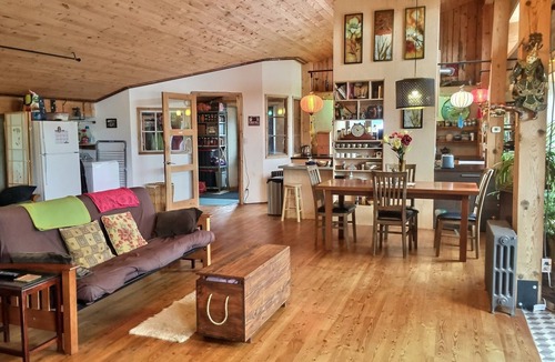 Portneuf House | Magnificent ecological home at Les Jardins de Maïa