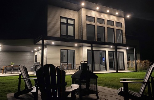 Lac-Brome House | Magnificent home nestled in the forest !