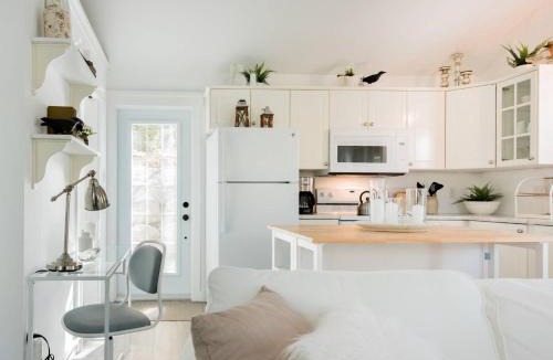 Mahone Bay Apartment | Mahone Bay Hide-Away