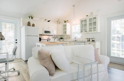 Mahone Bay Apartment | Mahone Bay Hide-Away