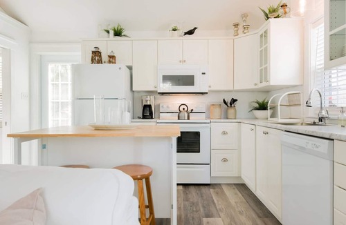Mahone Bay House | Mahone Bay Hide-Away