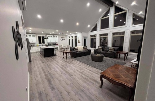 Terra Nova Ski Chalet | Main Chalet#1 Waterfront Sleeps 12 open concept Kitchen-Living area 2 1/2 bath
