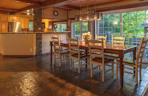 Saint-Calixte House | Maison bord de Lac 1h de Mtl, Spa, Foyer