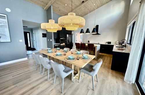 Hunts Point Ski Chalet | Majestic Oceanfront Chalet - Hot tub and Sauna- Private