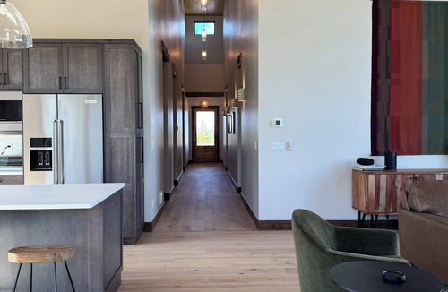 Granby Ski Chalet | Majestic Top of the Hill Ski & Golf Retreat - STUNNING HOME with MOUNTAIN VIEWS