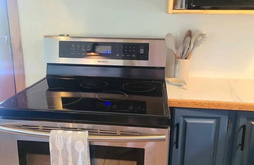 Malahat House | Malahat Ocean View Oasis- Hot tub, Firepit, BBQ- Cozy getaway close to town
