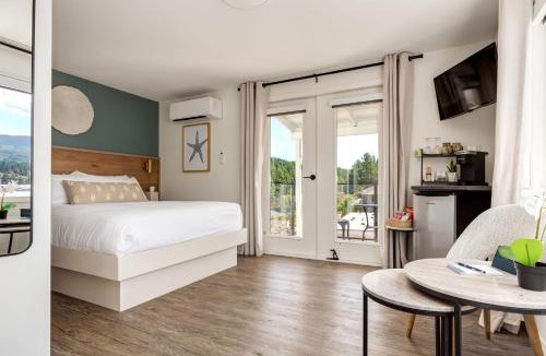North Oyster Hotel | Manana Resort and Marina