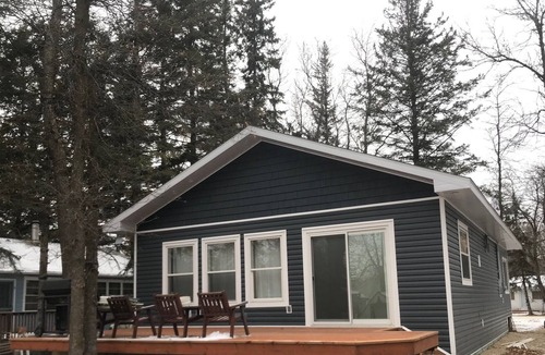 Dunnottar House | Manitoba Monsters Await- LW Ice Fishing Accommodations