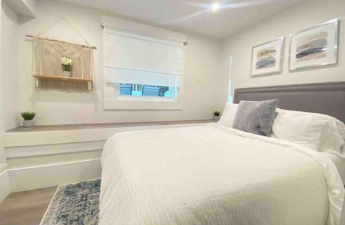 Kitsilano Hotel | Maple beach house Garden suite