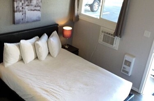 Okanagan-Similkameen Hotel | Maple Leaf Motel & RV Resort