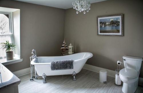 Dorchester Bed & Breakfast | Maplehurst Manor Bed and Breakfast