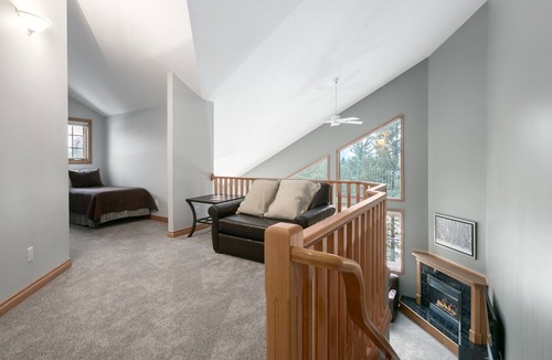 East Kootenay House | Marble Canyon 4 Bedroom Premium Townhome: Unit 202P2