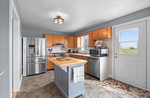 New London House | Marina Breeze Vacation Home