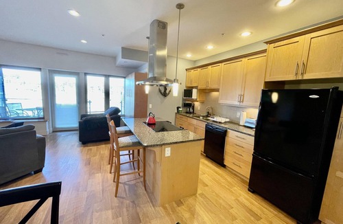Ucluelet Condo | Marina View on the Harbour
