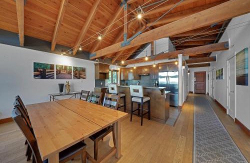 Ganges Apartment | Mariner's Loft - Salt Spring Island