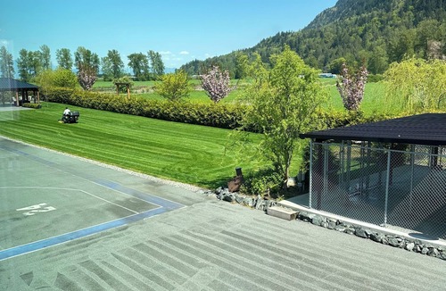 Sumas Prairie Apartment | MARION ESTATESnCozy open concept studio surrounded by mountains and open fields
