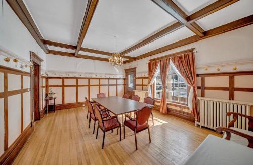 Marmora Apartment | Marmora and Lake Inn Superior Apartment- Sleeps 13 guests