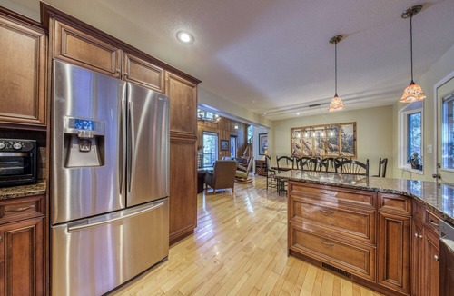 East Kootenay House | Marvelous 5-bedroom house with rustic charm in Panorama