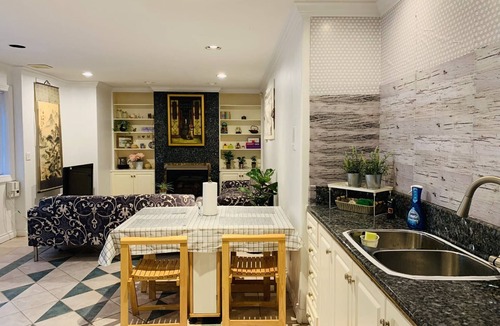 Oakridge House | MARY'S COZY ROOM NEAR YVR UBC DOWNTOWN RIC