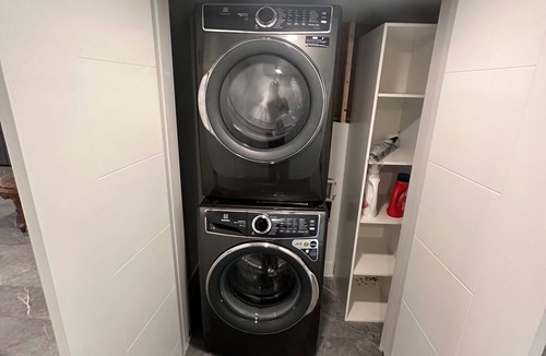 Delta Apartment | Master Bedroom+Attached bathroom in a Secondary Suite