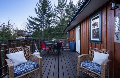 Metchosin Apartment | Matheson Lake Guest House