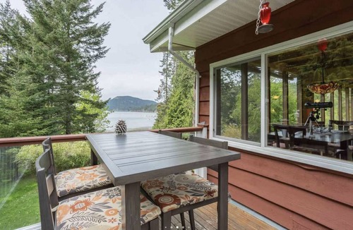 Mayne Island House | Mayne Island Waterfront family home