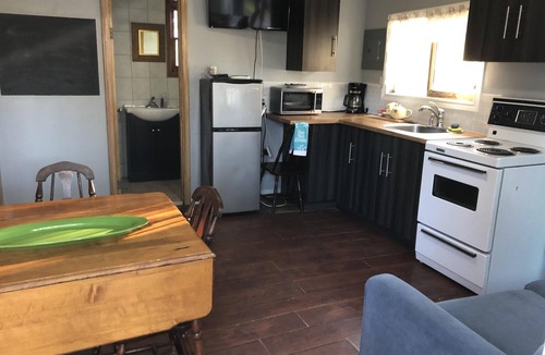 Wasaga Beach Cottage | Medium Cottage, 2 min Walk to Beach, BCC #3