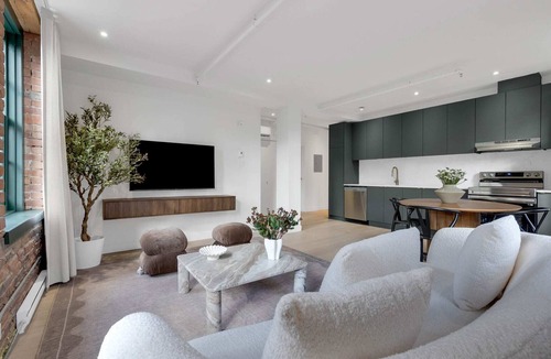 Cite Multimedia Apartment | Mercer-1 Bedroom Corner unit-Free parking