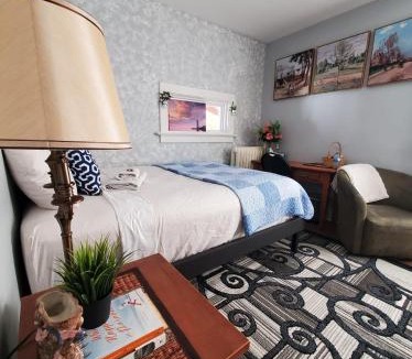 Winnipeg House | Merj's Guest House in Wolesly