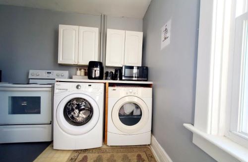 Winnipeg House | Merj's Guest House in Wolesly