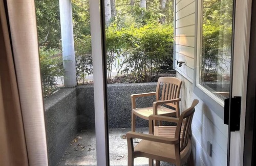 Regional District of Nanaimo Apartment | Mermaid Cove - Studio - Pacific Shores