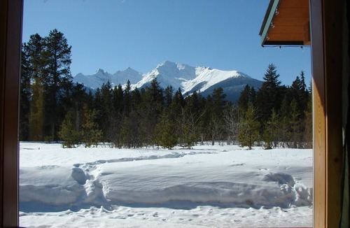 Tete Jaune Cache Hotel | Mica Mountain Lodge & Mica at Mt Robson Park, near Jasper National Park