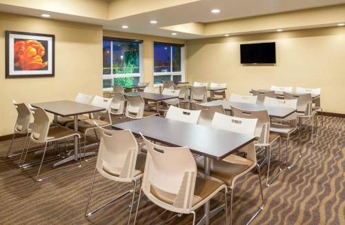 Red Deer Hotel | Microtel Inn & Suites by Wyndham Red Deer
