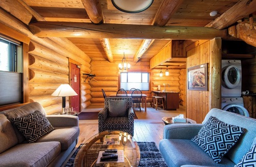 Blue River Hotel | Mike Wiegele Helicopter Skiing