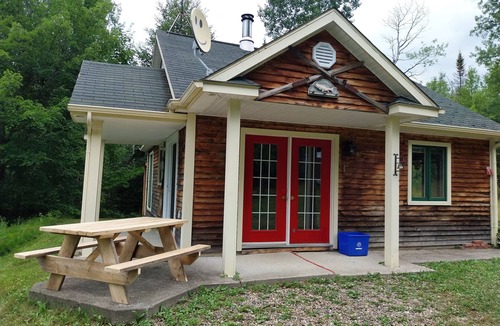 Gloucester County Ski Chalet | Millstream River Refuge. 25 private acres