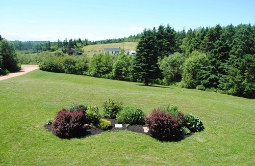 Mayfield House | Minutes to beaches, golf, and all ammenities