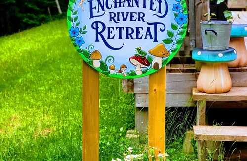 Belfast Cottage | Miracles on Polly - Enchanted River Retreat