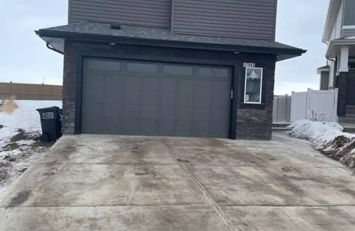 Northeast Edmonton House | Miratus Basement suite 2 Bed. Free parking on site