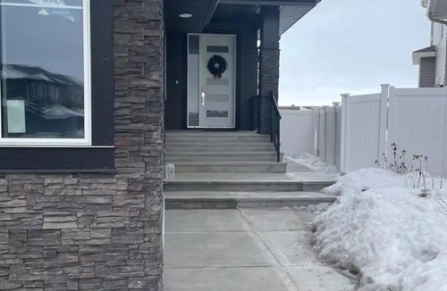 Northeast Edmonton House | Miratus Basement suite 2 Bed. Free parking on site