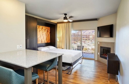 Moab Resort | Moab | Desert Retreat | Pool + Hot Tub