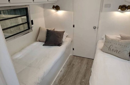 Miller Lake House | Mobile home ∙ 1 bedroom ∙ 4 guests