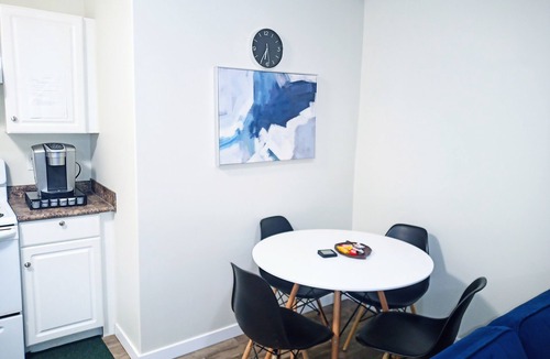 Regina Apartment | Modern 1 bedroom apartment with garage in serene Habour Landing, Regina.